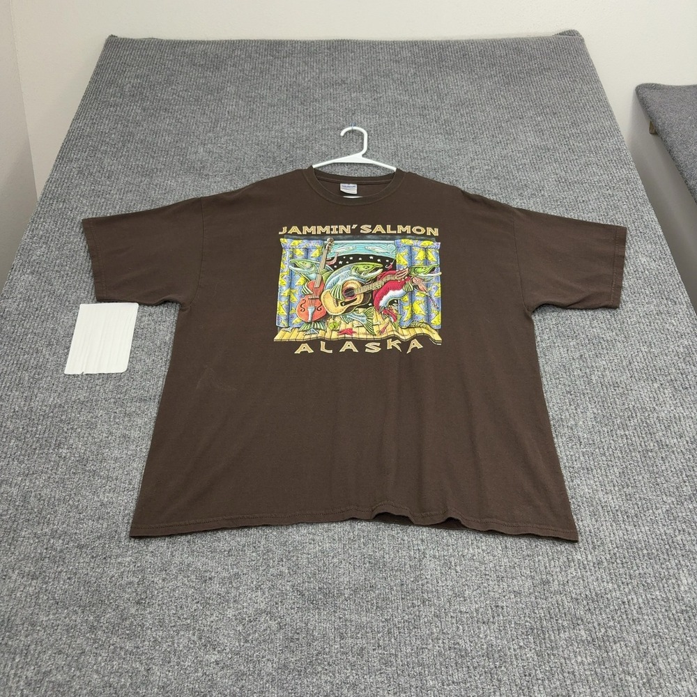 Jammin Salmon Gildan T Shirt Mens 2XL Brown Cotton Graphic Alaska Souvenir Tee